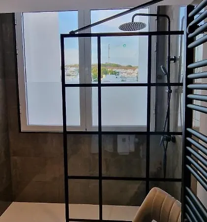 לינה וארוחת בוקר Boutique 4*