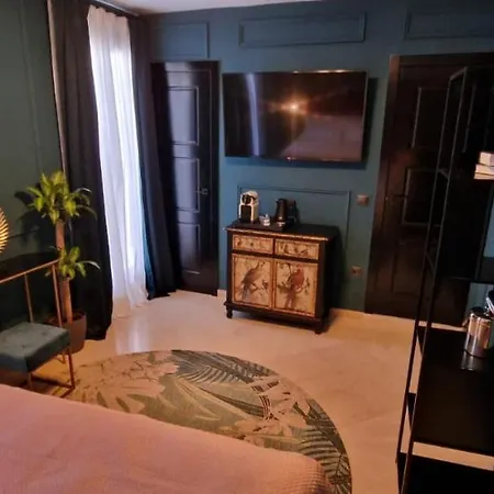 לינה וארוחת בוקר Boutique 4*